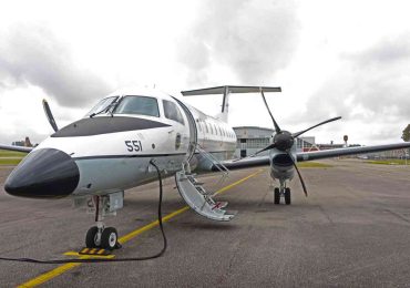 Fuerza Aérea Uruguaya incorporó el Avión Embraer C-120 Brasilia para traslados