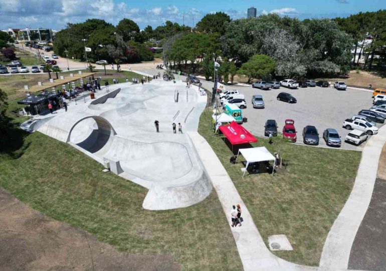 1.5 millones de dólares en inauguración de parque en La Barra con pistas de skate y patín; Antía recordó que el lugar estaba abandonado