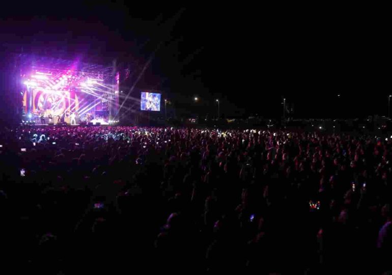 Carlos Vives abrió los shows gratuitos en El Placer con un evento internacional que disfrutaron más de 25 mil personas