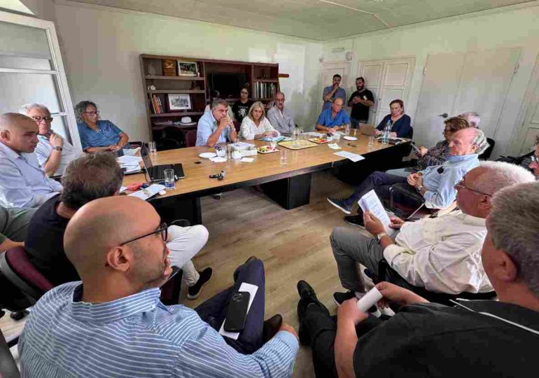 Blás propone regular el uso de sombrillas en las playas y mejorar la gestión de Punta del Este