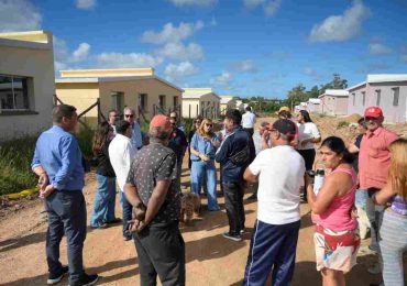 Ministra de Vivienda recorrió distintos barrios en Maldonado y participó junto al presidente Orsi en la apertura de la Expo Construye