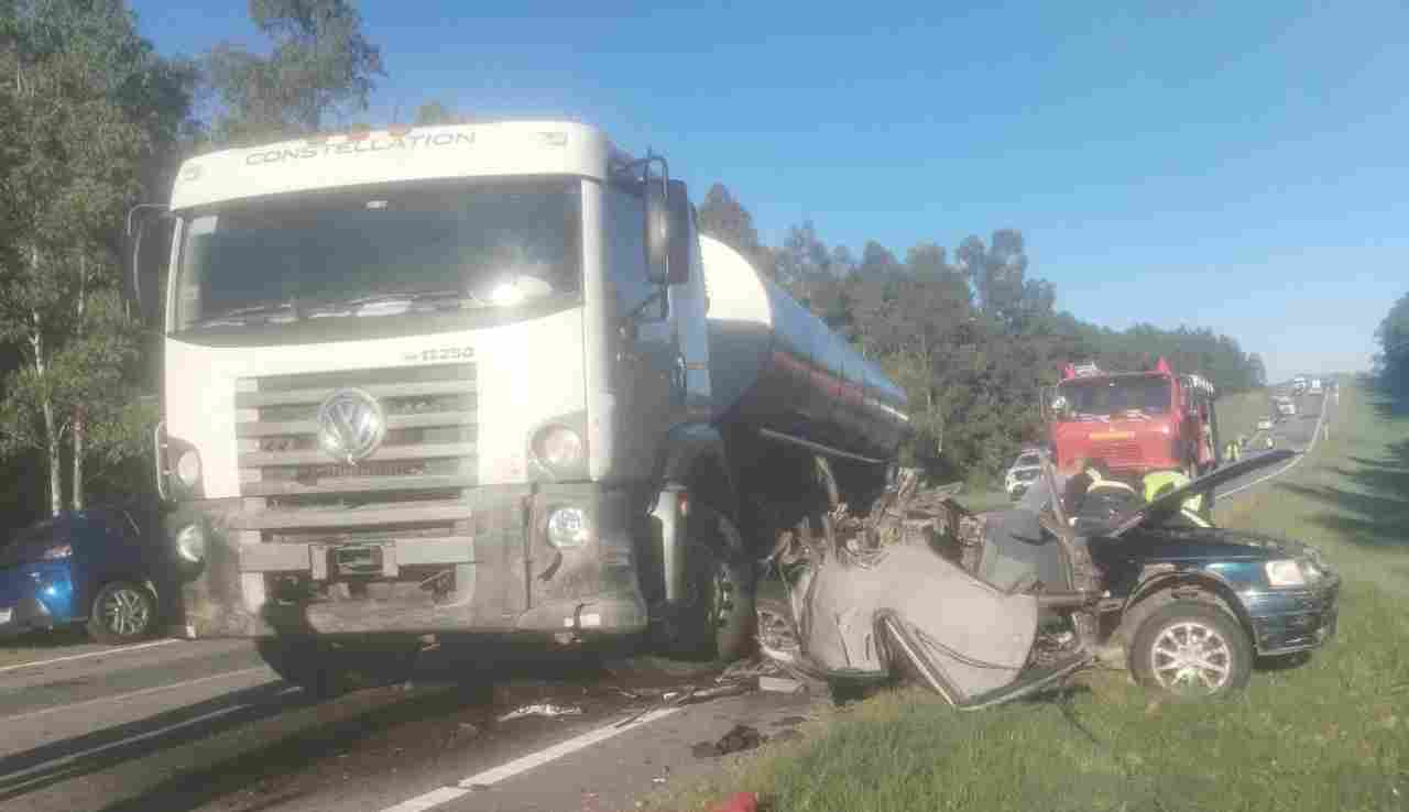 Choque fatal entre camión y auto en Ruta 12 | dos víctimas mortales ...