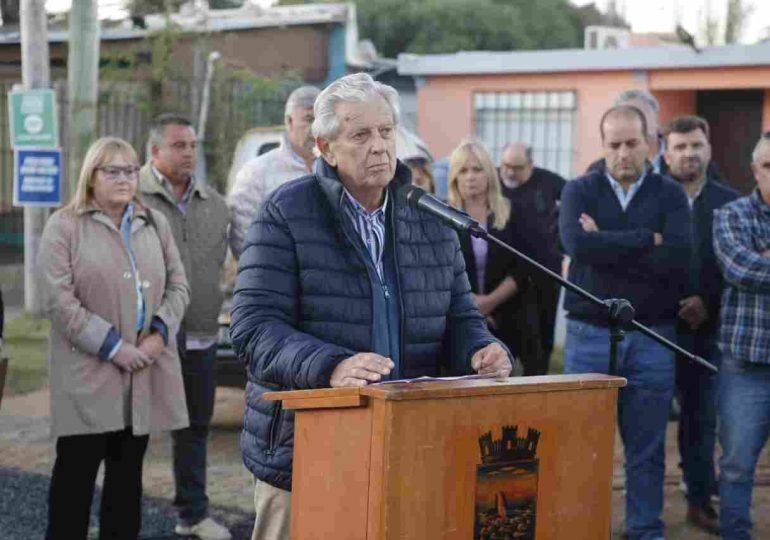Intendente (I) Pereira inauguró obras en Balneario Buenos Aires por 800 mil dólares