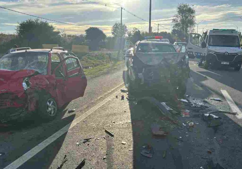 Grave siniestro frontal en Ruta 102 dejó tres personas lesionadas