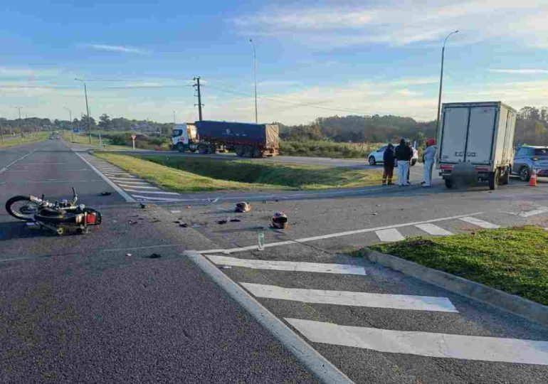 Siniestro de tránsito grave en Ruta 1 - funcionaria Policial en estado crítico