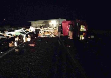 Vuelco de camión en Chamberlain obstruyó Ruta 5 por más de seis horas