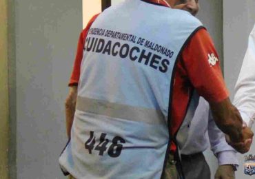 Abren llamado para cuidacoches en Piriápolis