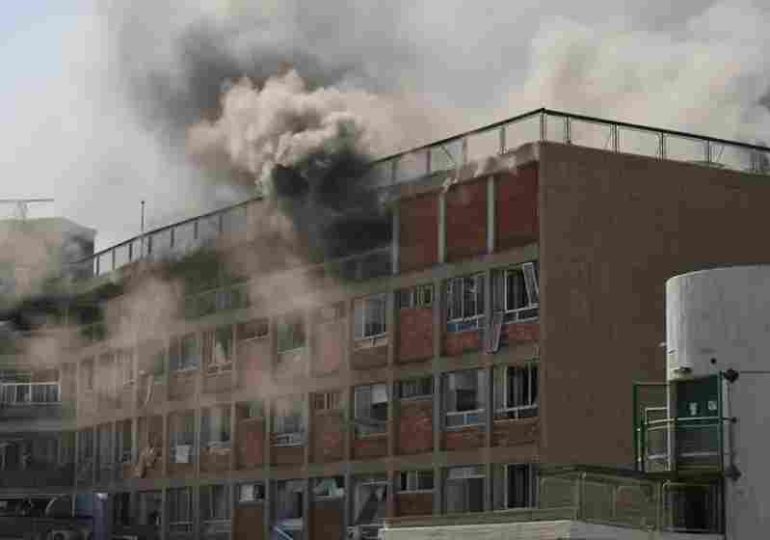 Israel confirma "impacto directo" de misil iraní en hospital