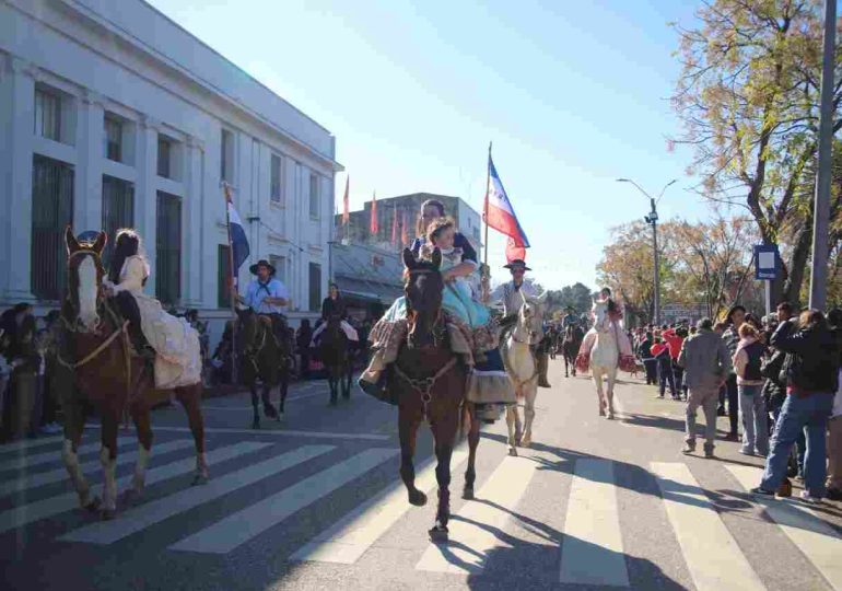 Céspedes destacó que el legado de José Gervasio Artigas "sigue vivo"
