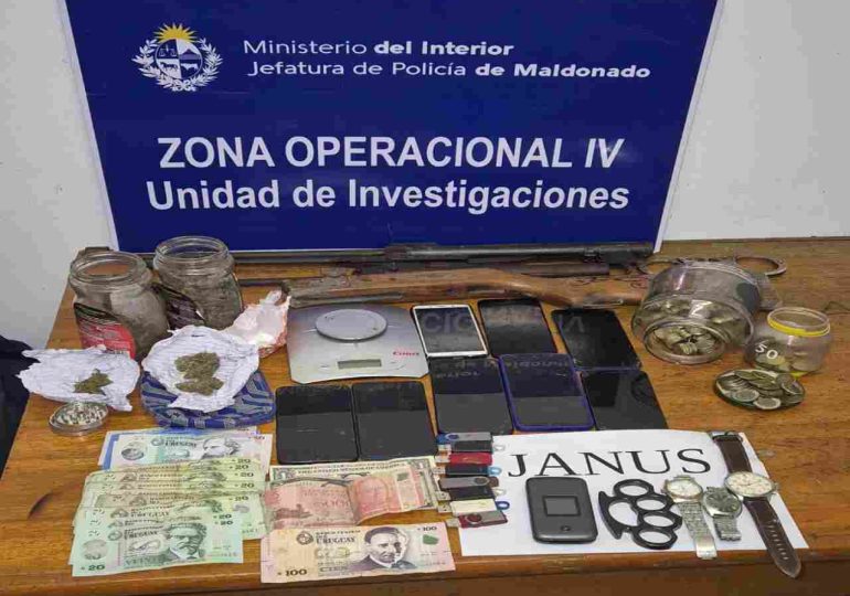 Policía detiene a cinco personas e incauta drogas, dinero y artículos hurtados