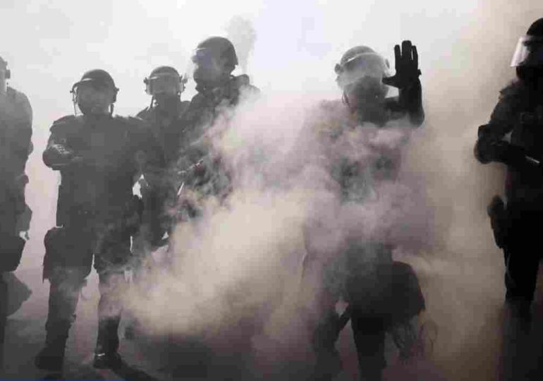 La policía de Los Ángeles aplica un toque de queda ante protestas por redadas migratorias de Trump