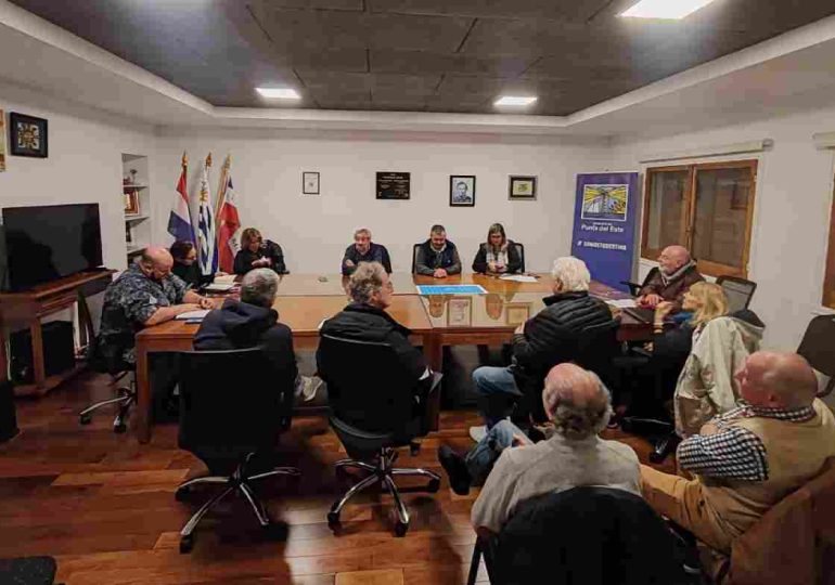 Vecinos y autoridades se reunieron en nueva instancia de la Mesa de Convivencia en Punta del Este