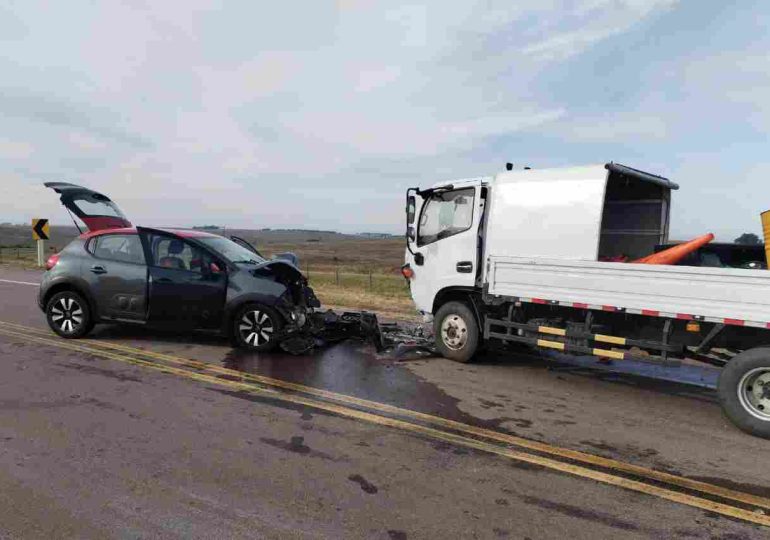 Accidente fatal en Ruta 7 | Un muerto y tres heridos tras colisión entre camión y automóvil