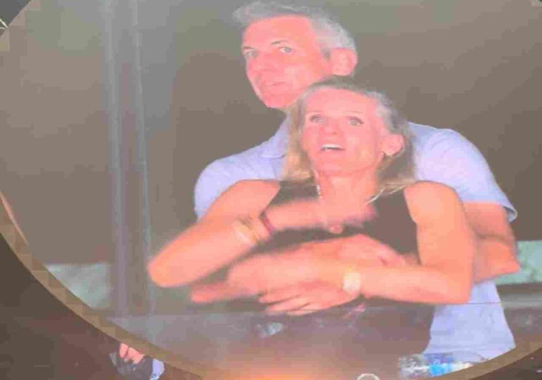 Ejecutivos de Astronomer suspendidos tras escándalo viral en concierto de Coldplay