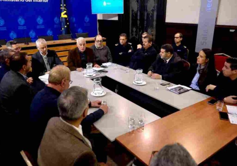 Autoridades del Ministerio del Interior, AUF, Peñarol y Nacional definieron medidas para mejorar la seguridad