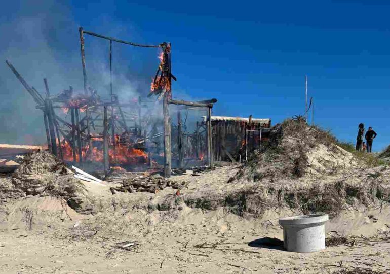 Incendio destruye rancho en Barra de Valizas: un hombre resultó herido