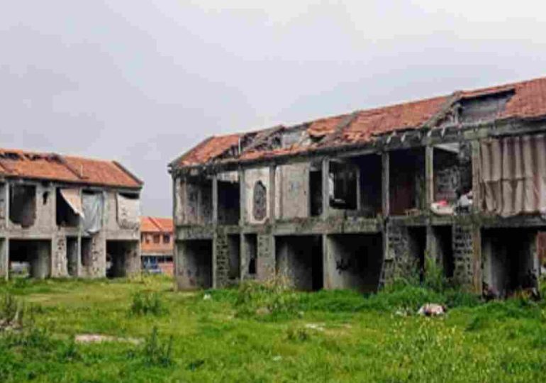 Elinger reclamó demolición de viviendas abandonadas en Pan de Azúcar