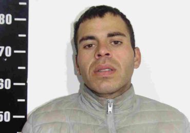Delincuente dejó caer un revólver dentro del taxi tras robar a un chofer en Pan de Azúcar