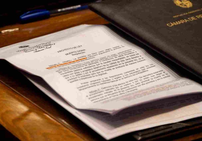 Diputados aprueban proyecto de eutanasia tras 14 horas de debate