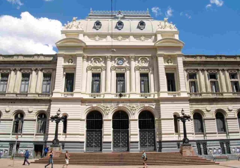 Universidad de la República alerta por caída del presupuesto y aumento de matrícula estudiantil