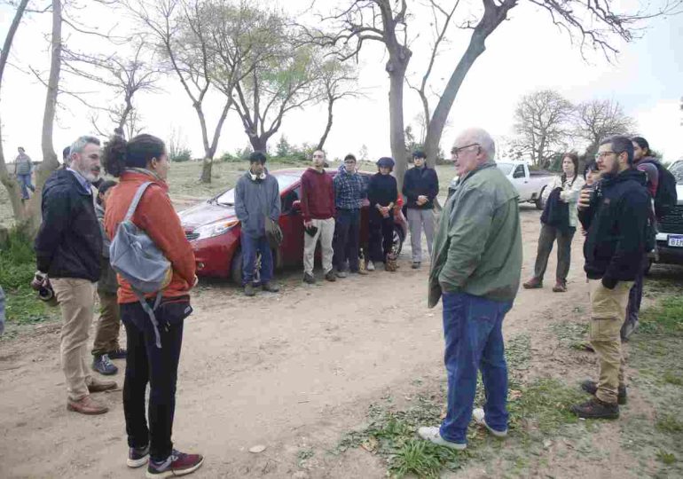 Intendente acompañó jornada de plantación de árboles en espacio recuperado por la IDM