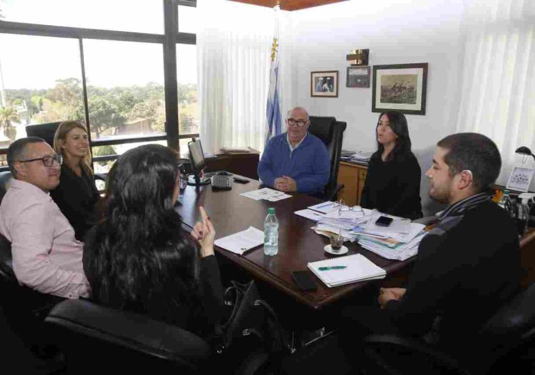 Personas Sordas de Maldonado avanzan para construir su sede propia tras 35 años de lucha