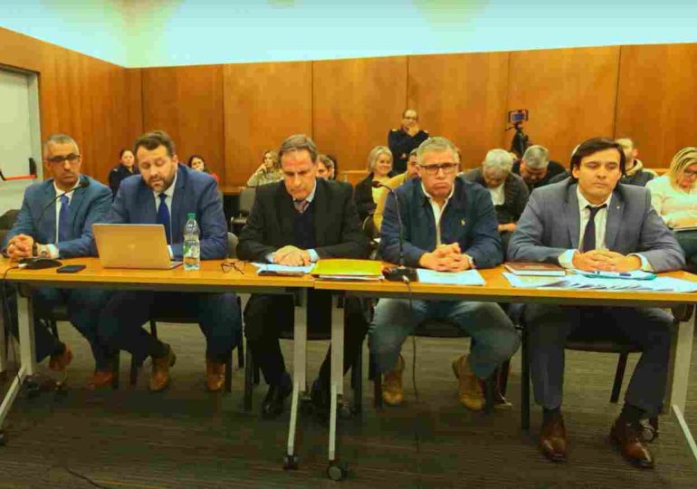Formalizan a dos expresidentes de la Junta de Maldonado por presunto fraude y ordenan captura de otro edil