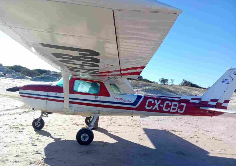 Avioneta aterrizó de emergencia en la playa de El Pinar