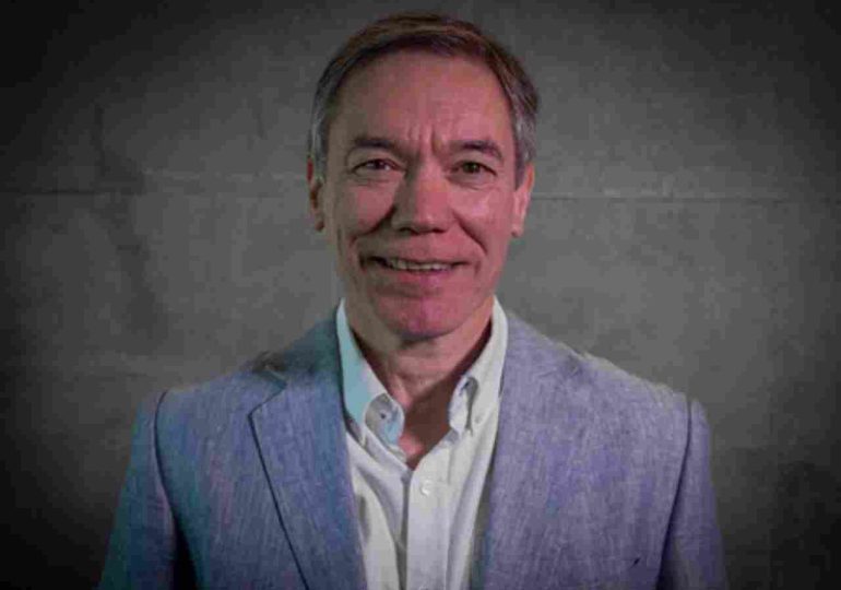 Mesa política abierta en Maldonado con la presencia de Martín Vallcorba