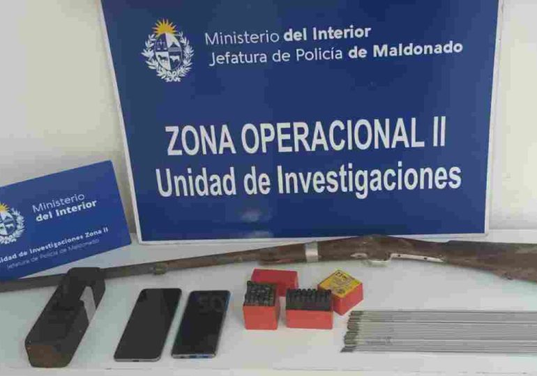 Allanamientos en San Carlos: incautan armas, vehículos y detienen a dos implicados