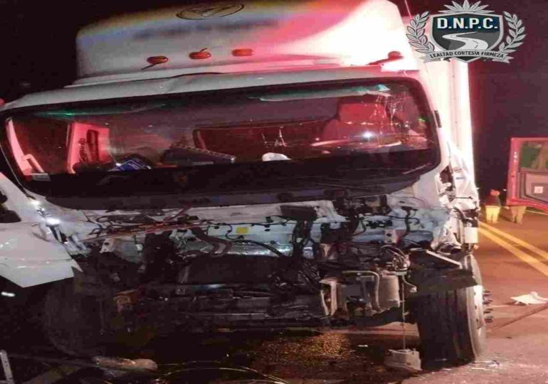 Camionero resultó gravemente herido en choque por alcance en la Ruta 5