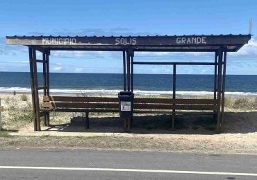 Incorporan papeleras a refugios peatonales de balneario Solís