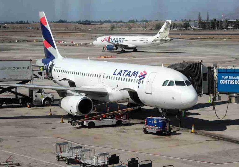 Detienen a pasajero uruguayo por falso aviso de bomba en el aeropuerto de Santiago
