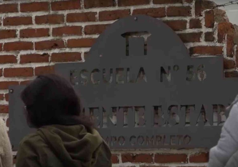 Movilización en la Escuela N°56 de Villa Delia por presunto abuso a una niña de 6 años