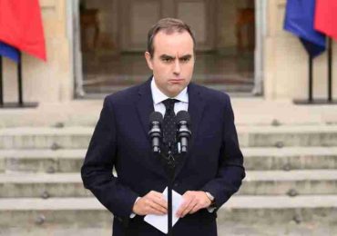 Francia: renuncia primer ministro tras presentar gabinete