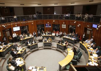 Cruce en la Junta por los nuevos tributos: el oficialismo defiende reestructura ambiental y el FA habla de subas