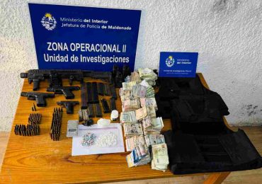 Detienen a un hombre con arsenal, drogas y más de 800 mil pesos en Maldonado Nuevo