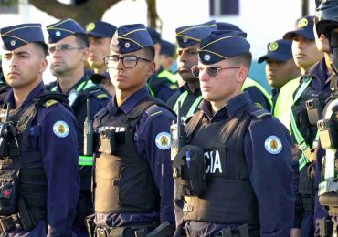 Unos 350 alumnos y cadetes de la Escuela Nacional de Policía comenzaron a patrullar la vía pública