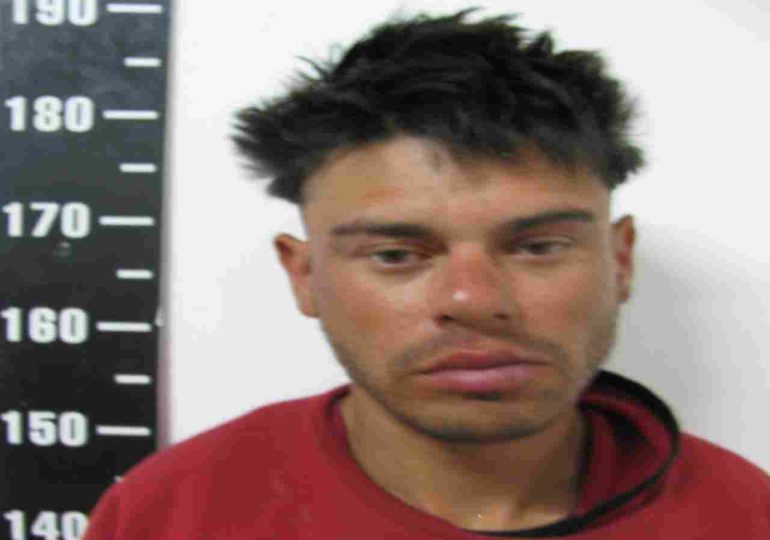 Detienen a hombre por intento de hurto y robos previos en un comercio de Maldonado