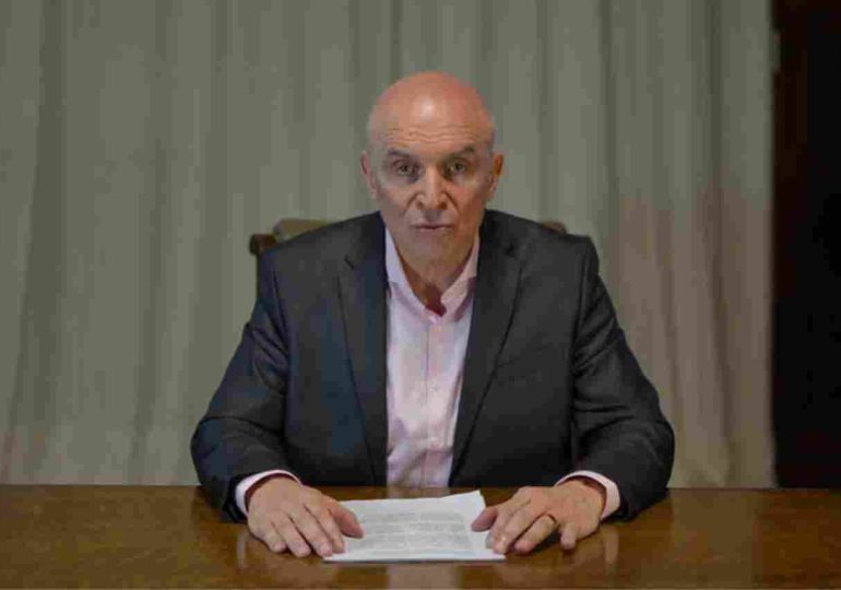 En Argentina, Espert confirmó la transferencia, dijo que no se baja de la candidatura y Milei lo respaldó