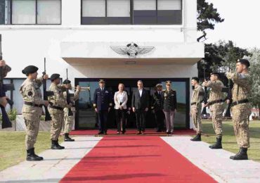 Presidente Orsi inició viaje a Roma, Italia