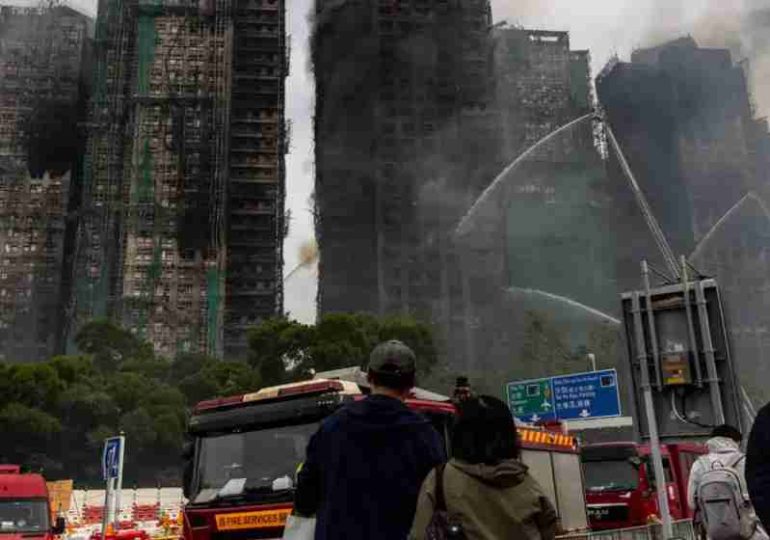 Aumentan muertos y desaparecidos en el incendio en Hong Kong