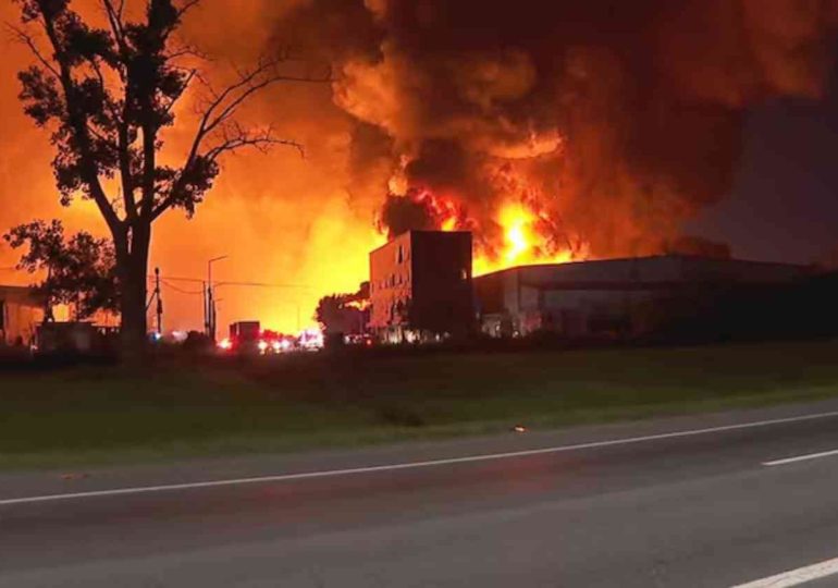 Fuerte explosión en zona industrial al sur de Buenos Aires