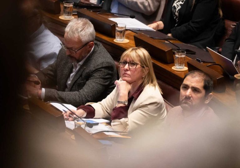 Sin votos para las mociones: Danza continúa al frente de ASSE tras la interpelación a la ministra Lustemberg