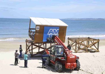 Comenzó la instalación de las casetas de Guardavidas en la previa a la bajada a playa