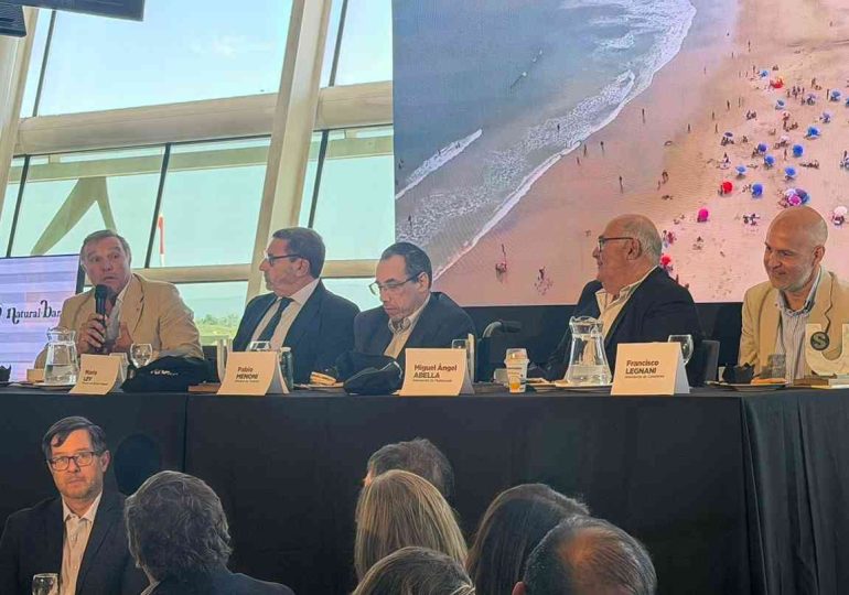 Abella presentó el plan de temporada con foco en servicios, limpieza y tecnología