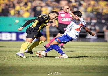 Peñarol y Nacional empataron 2-2 y todo se define en el Gran Parque Central
