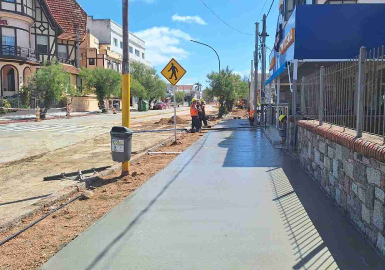 Piriápolis avanza con la construcción de nuevas veredas en Avenida Piria