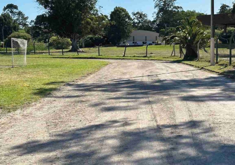 Garateguy calificó de “tomada de pelo” las obras realizadas en la pista de atletismo de Piriápolis