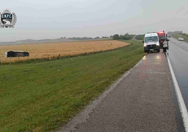 Un fallecido tras el vuelco de una camioneta en Ruta 21, Soriano